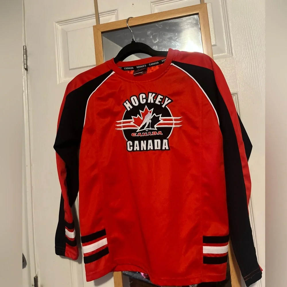 Vintage Boys Medium 10-12 Hockey Jersey Team Canada Olympics Jersey - Picture 1 of 12